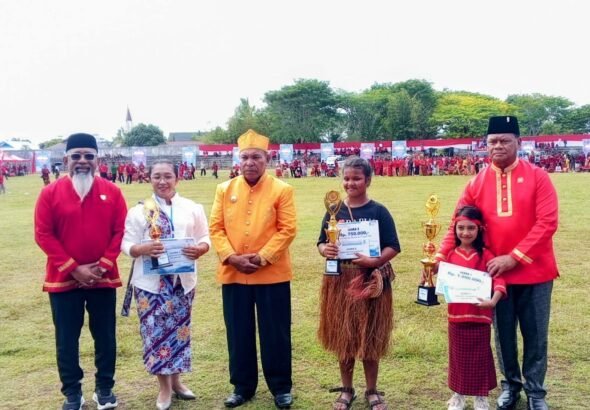 Penyerahan hadiah Hardiknas 2026 ok