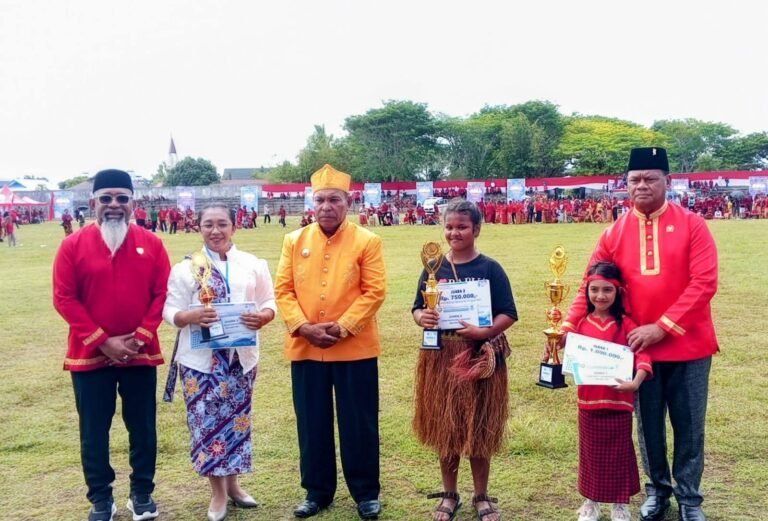 Penyerahan hadiah Hardiknas 2026 ok